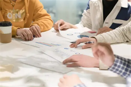 小饰品连锁店 (连锁饰品店十大品牌都有哪些？)